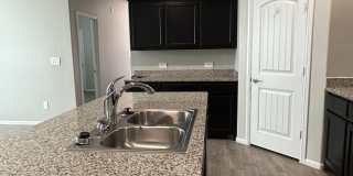 Recently REDUCED!  Beautiful 5 Bedroom Home in Desert Ridge Gallery 9