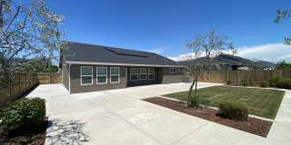Immaculate like New Home in the gated Windmills at Tule Heights! Gallery 37