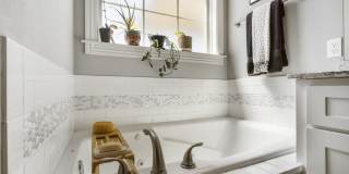 114 Saint Vincent Street Gallery 26