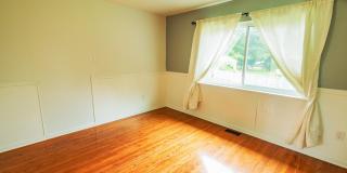 300 MACCLELLAND Avenue Gallery 13