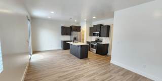 Newer4 Bedroom Town Home Gallery 14
