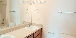 2 Bedroom 2.5 bath BIG Townhouse with garage - minutes from JBLM East Gate Gallery 17