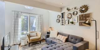 Downtown 2 BDR / 2BA - Walk to Everything Gallery 8
