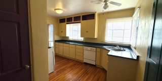 Stunning Nob Hill Bungalow! Gallery 8