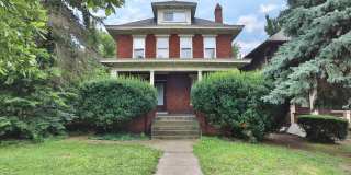 BIG HOUSE on E. LANE Ideal for Students, Fraternities, Sororities, Clubs, and Organizations! Gallery 1