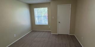 Spacious 1 bedroom/1 bathroom condo at Oasis at Pearl Lake Gallery 9