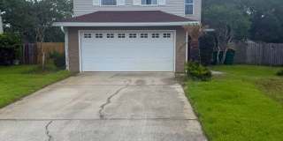 Bright & Spacious 4 Bedroom Home Near Hurlburt Field! Gallery 1