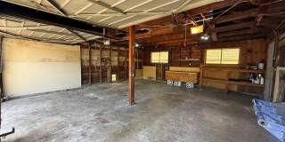 Audubon-Downriver Neighborhood 4 bedroom, 1 bath corner lot with large, fenced yard Gallery 29