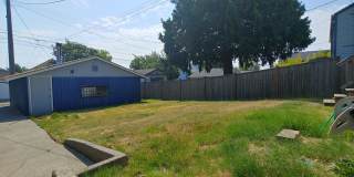 Charming 2-Bedroom Home in West Seattle-Off Street Parking- Large Outdoor Space Gallery 14