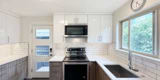 2Bd/1Ba Seattle Duplex Gallery 1