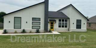 916 Flowers Drive Gallery 1