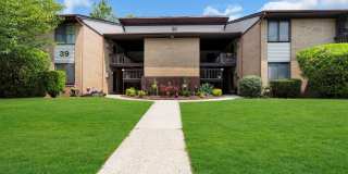 39 Meadow Green Circle Gallery 1