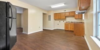 Creekside Meadows Apartment Gallery 1