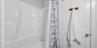 989 Union Street Gallery 16