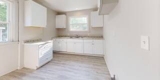Recently Updated 3-Bedroom Home - Akron Gallery 1