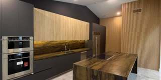 4499 Northwest 93rd Doral Court Gallery 1