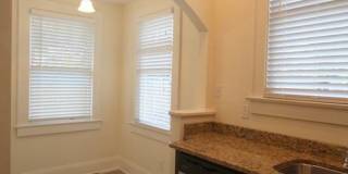 Historic 2 BR Bulgalow with Loft Gallery 11