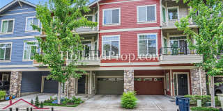 Pretty 2 Bedroom 2.5 bath Townhouse in a great location of Beaverton Gallery 1