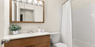 Country Club Apartments Gallery 17