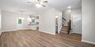 Beautiful 3 Bedroom Home For Rent Near Downtown Clarksville! Gallery 1