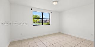 999 Hamilton Dr Gallery 13