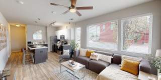 College Town Fayetteville - Student Housing Gallery 28