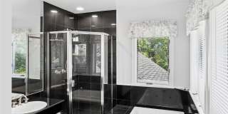 205 Pine Avenue Gallery 22