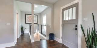Beautifully remodeled 3 Bedroom Bungalow in Old Town Gallery 8