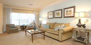 The Columns at Hiram Gallery 27