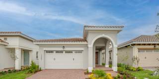 **LIKE NEW** 3/2/2 SFH in Eagle Creek **UPGRADES GALORE** Gallery 1