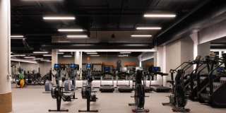 1900 Broadway Gallery 60