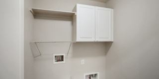 4 Bedroom, 3 Den West Side Home Gallery 18