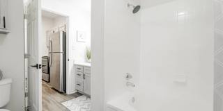 9th St Apartment Gallery 21