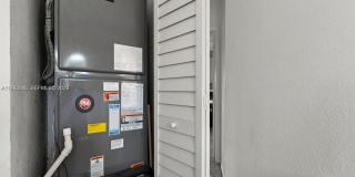 2467 SE 19th St Gallery 16