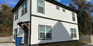 4 BR/ 4BA Home Located on MLK Gallery 1