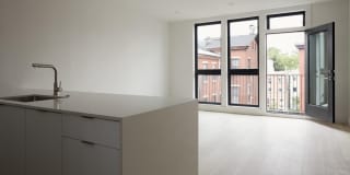 2007 CAMBRIDGE Street Gallery 7