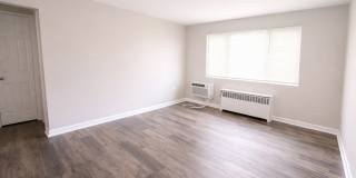 2026 Move-In Special – $500 LEASE SIGNING BONUS!! Top-Floor 2-Bedroom Condo in Southwest DC – Remodeled & Move-In Ready!! Gallery 9