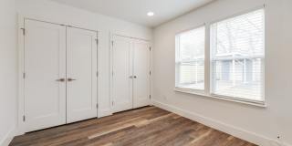 2018 Remodeled 3 bed / 2 bath - wood / tile floors, fenced yard. Hyde Park / Downtown Gallery 22