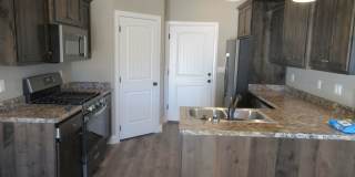 Move-In Discount - 3 bedroom, 2.5 bath - Heart of Cedar City! Gallery 7