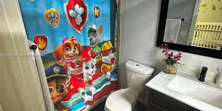 3211 SE 6th St Gallery 5