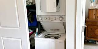 Spacious 3 & 4 Bedroom Apartments Near WWU + Downtown Gallery 64