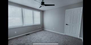 Spacious 3BR Duplex in Louisville Gallery 27