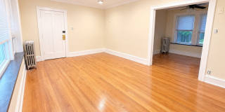 2044 W Farragut Avenue Gallery 4