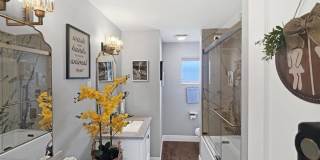 100 SW 17th Street Gallery 7