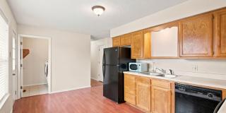 Charming 3 Bedroom Home with Washer & Dryer, Garage & Storage Shed Gallery 11