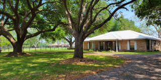 Home on 1 acre Gallery 1