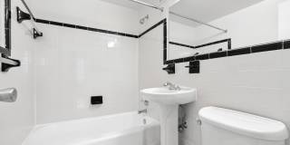 Quebec House Gallery 29