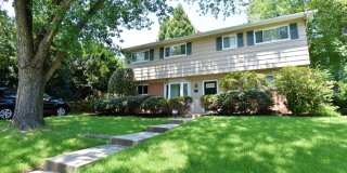 Fantastic 4 bedroom, 2 full bath, 2 half bath home in Close in Silver Spring! Gallery 1