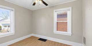 1452 Summit Street Gallery 12