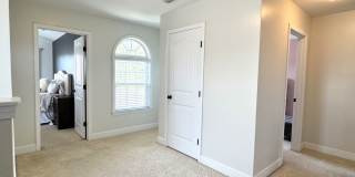 Minutes to the Beach! Conveniently located between Jacksonville & Wilmington Gallery 16